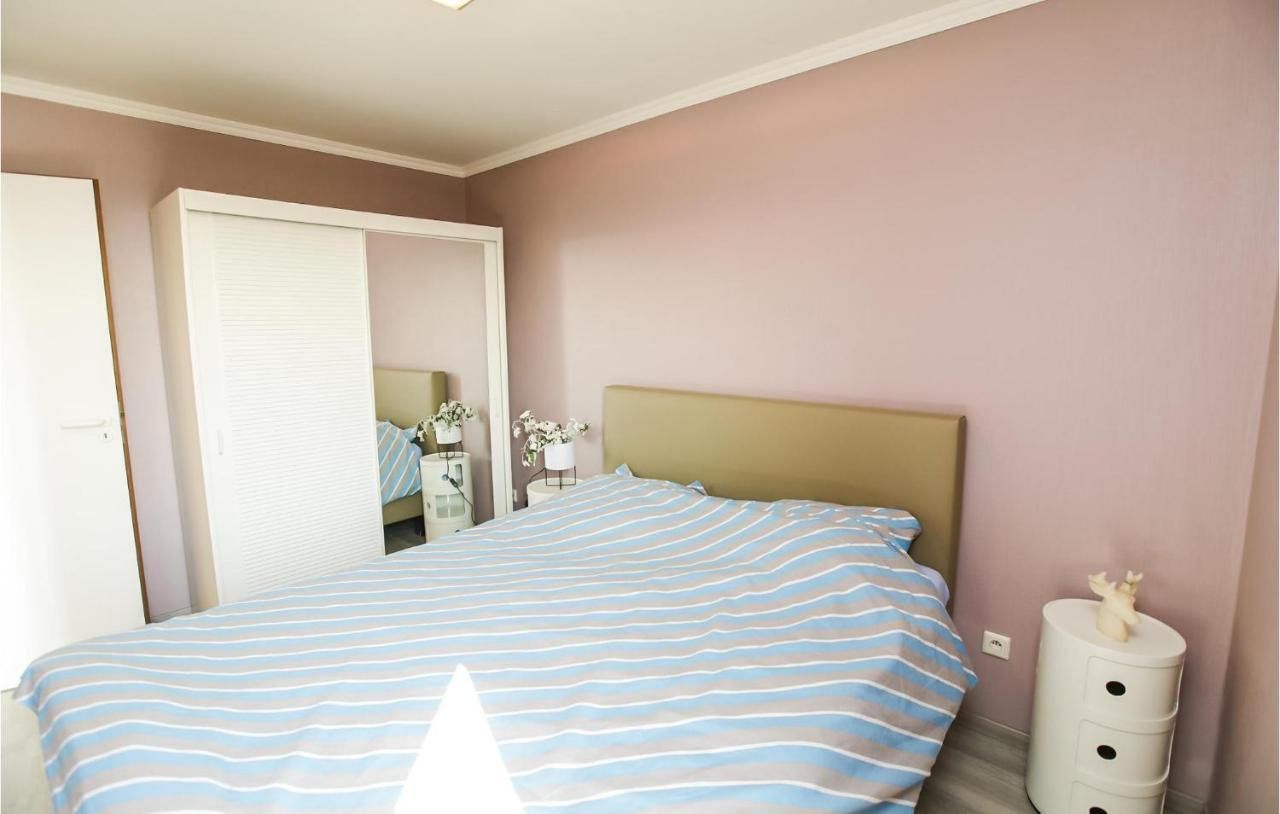 Appartement Amazing In With Wifi&1 Bedrooms Oostende
